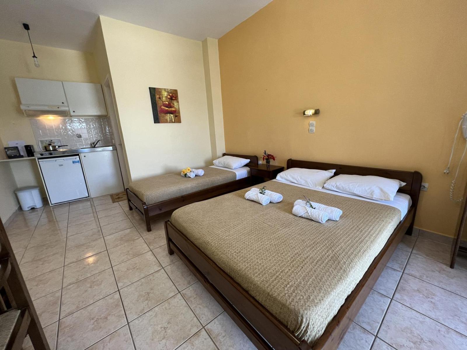 Georgia Studios Katápola Habitación foto